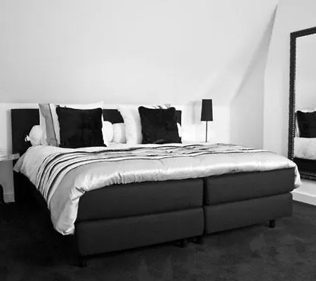 Townhouse51 *